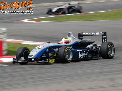 Giedo van der Garde naar het podium
